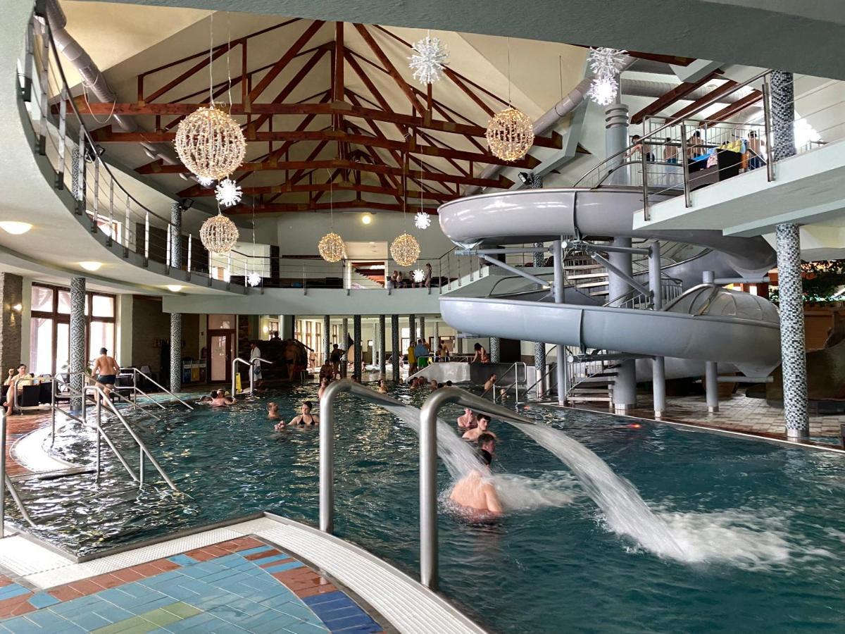Apartment Friends Besenova - Free Swinning Pool Экстерьер фото